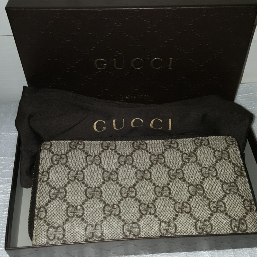Gucci wallet (authentic